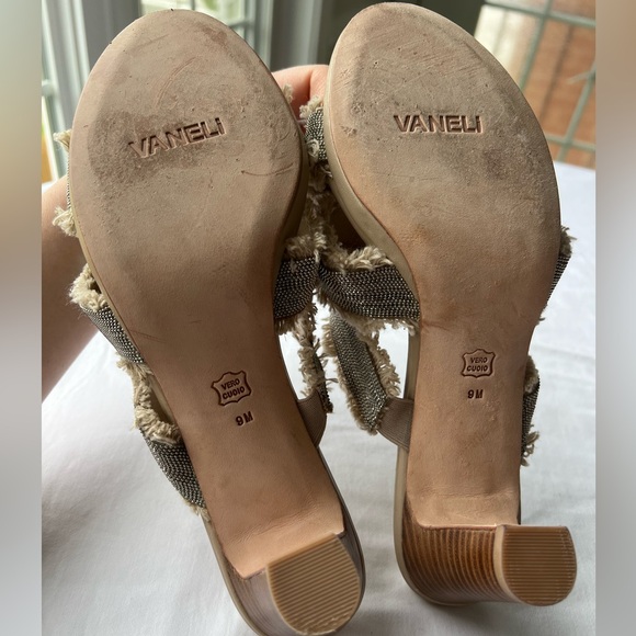 VANELi heels size 9M - Picture 5 of 5